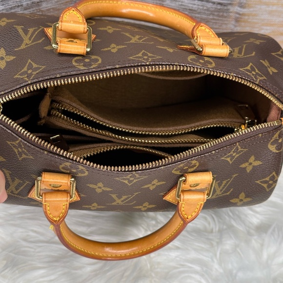 🔥FLASH SALE🔐 LV Speedy 25 in Monogram Print with 🔐, Twillies, & Bag Organizer - Picture 6 of 16